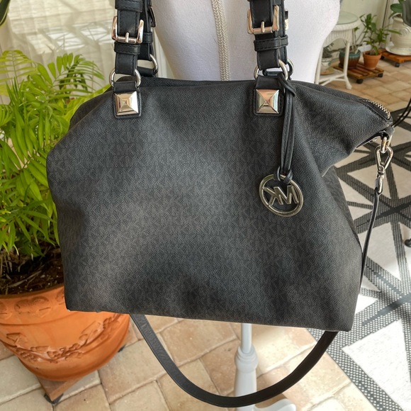 Michael Kors Handbag - Picture 7 of 16